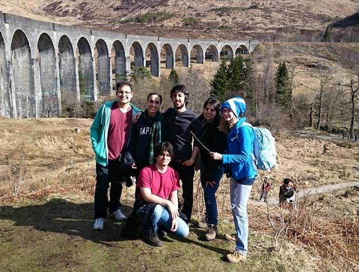 Die Brasilianer und ich vor der Harry Potter Bridge