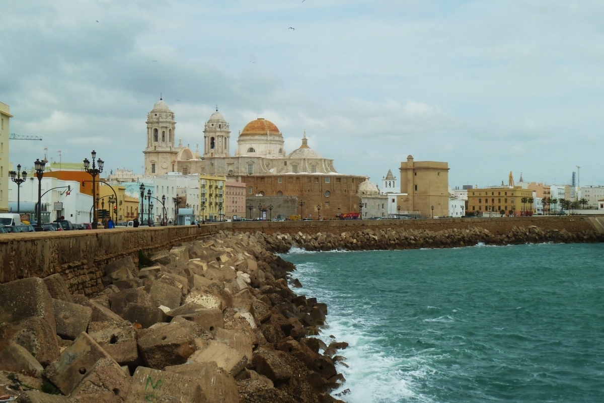 Die "weiße" Ansicht von Cádiz mit der Kathedrale
