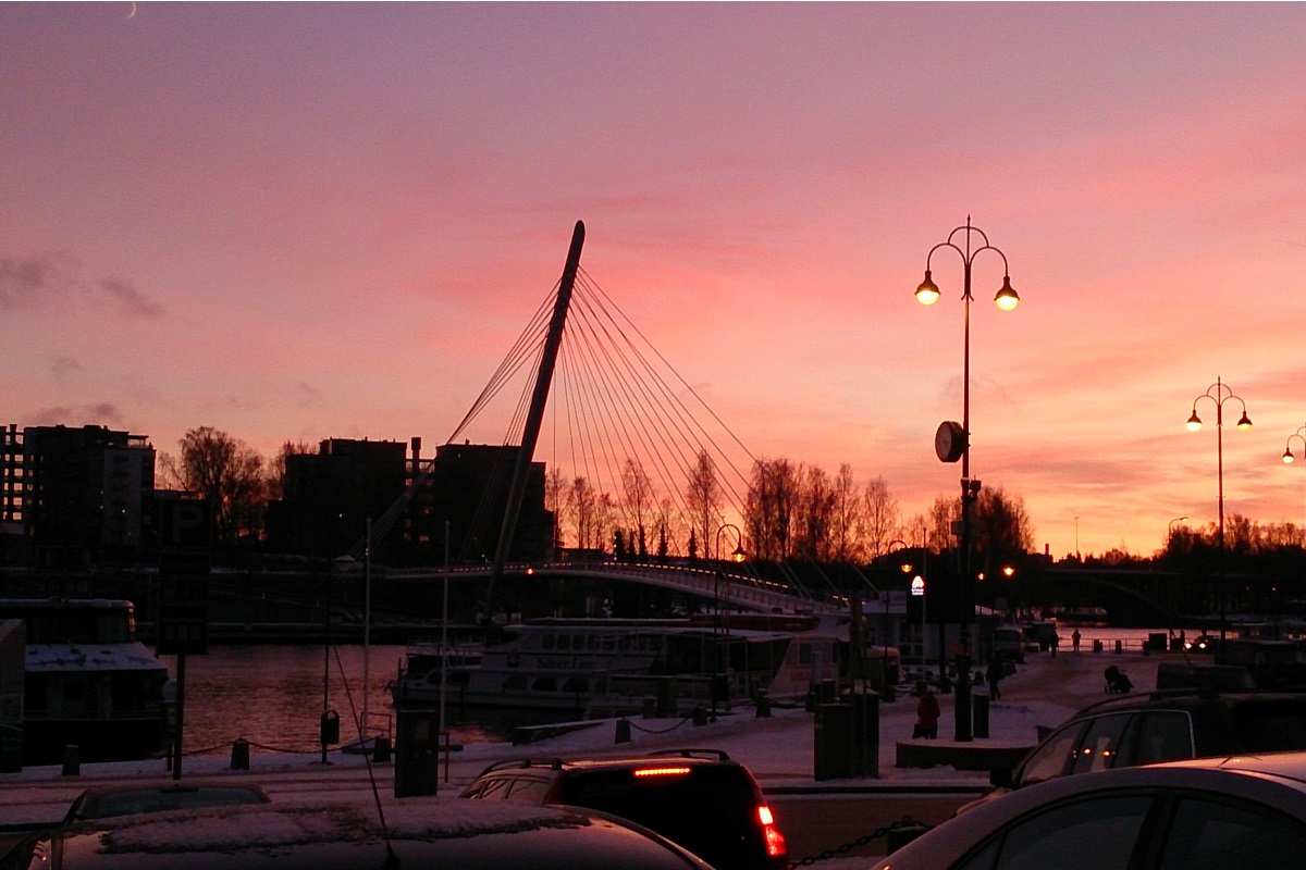 Sonnenuntergang im Dezember gegen halb 4 in Tampere